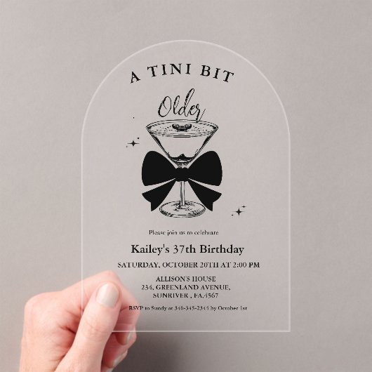 Een klein beetje ouder Martini verjaardagsfeestje Acryl Uitnodigingen (Insitu (Draagbaar))
