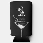 Een klein beetje ouder martini verjaardagsfeestje seltzer blikjeskoeler (Voorkant)