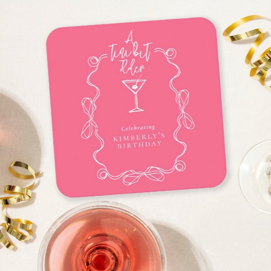 Een klein beetje ouder met de hand getekend roze v kartonnen onderzetters