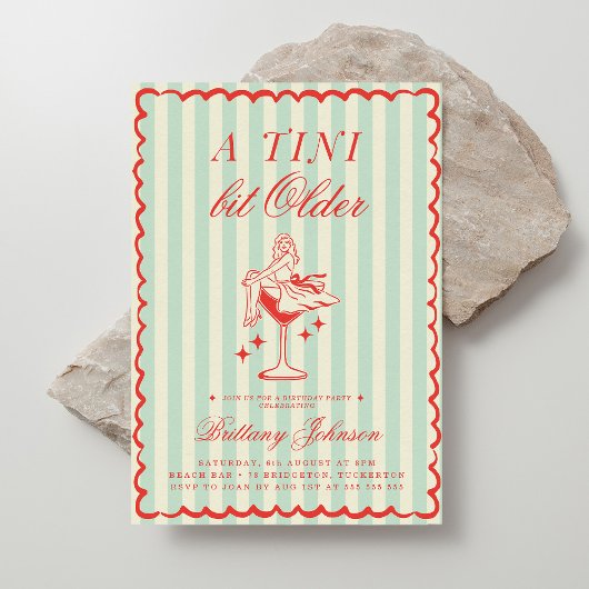 Een klein beetje oudere Martini verjaardag Kaart