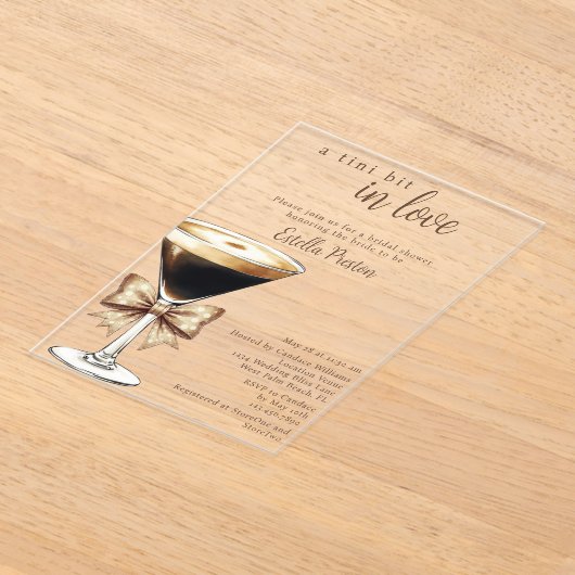 Een klein beetje verliefd op Espresso Martini Vrij Acryl Uitnodigingen (Laagn)