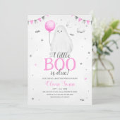Een klein boe is bijna een Baby shower uitnodiging (Staand voorkant)