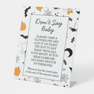 Een Klein Boe Is Bijna Op Komst Oranje Meisje Baby Reclamebord Met Voetstuk