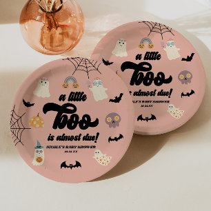 Een Klein Boe Is Haast Drie! Halloween Baby Shower Papieren Bordje