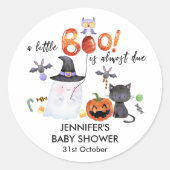 Een klein Boo Halloween Baby shower Witch Pet Ronde Sticker (Voorkant)