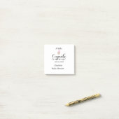 Een klein cupcake is op komst baby shower naam da post-it® notes (Op bureau)