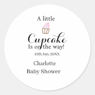 Een klein cupcake is op komst baby shower naam da ronde sticker