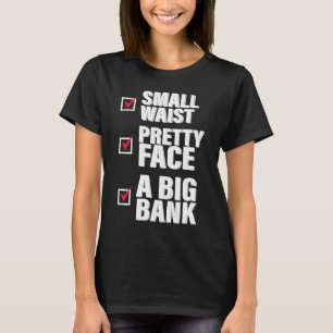 Een klein gezicht met een grote bankpas t-shirt
