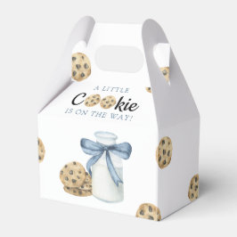 Een klein koekje is onderweg naar het Baby shower Bedankdoosjes