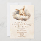 Een klein konijntje is onderweg! Clouds-Baby showe Kaart (Voorkant)