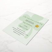 Een Klein Lucky Charm is op Weg Uitnodiging (Gedraaid)