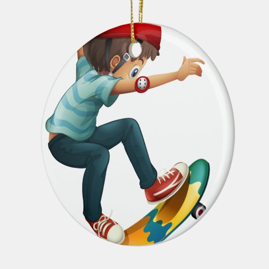 Een klein man skateboarden keramisch ornament (Links)
