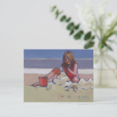 Een klein meisje dat zand speelt briefkaart (Staand voorkant)