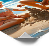 Een klein meisje en jongen die een zandkasteel bou poster (Hoek)