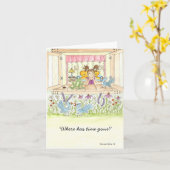 Een klein meisje met een blanco briefkaart (Gele Bloem)