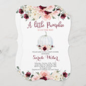 Een klein pompoenmeisje met herfst baby shower kaart (Voorkant / Achterkant)