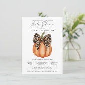 Een Klein Pompoentje Is Op Weg Baby Shower Kaart (Staand voorkant)