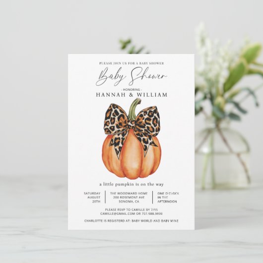 Een Klein Pompoentje Is Op Weg Baby Shower Kaart (Staand voorkant)