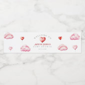 Een klein schatje is onderweg naar het baby shower waterfles etiket (Enkel label)