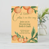 Een klein schatje is op komst Baby Shower Uitnodig Kaart (Staand voorkant)