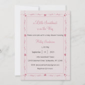 Een klein schatje is op komst uitnodiging (Voorkant)