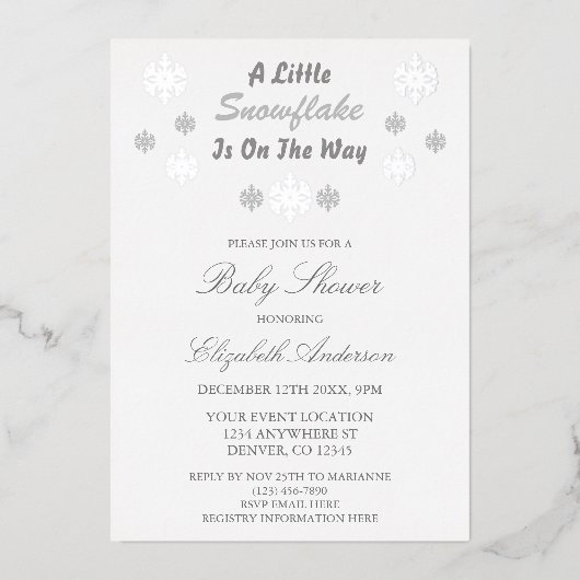 Een klein sneeuwvlokje is op komst Baby Shower Folie Uitnodiging (Voorkant)