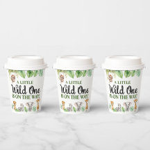 Een klein wild kind is op komst papieren bekertje