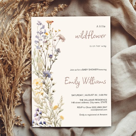 Een klein wildflower meisje baby shower uitnodigin kaart