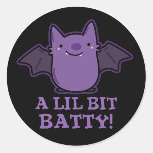 Een kleine Batty Funny Baby Bat Pun Dark BG Ronde Sticker