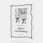 Een kleine beetje oudere espresso martini eigenzin acryl bord (Hoek)