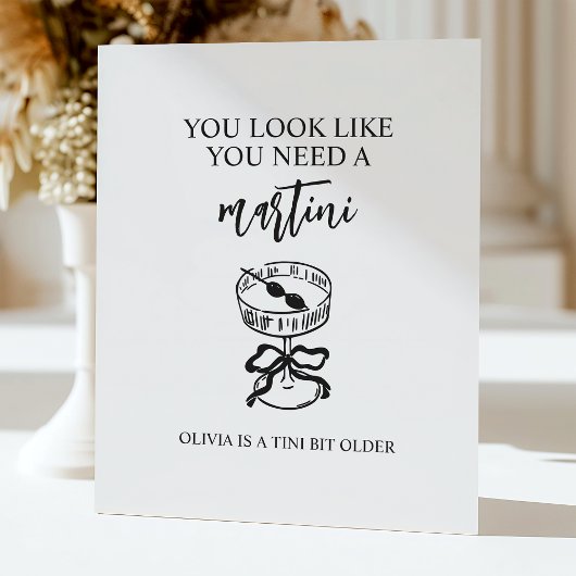 Een kleine beetje oudere Martini verjaardagsfeestb Reclamebord Met Voetstuk