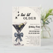 Een kleine beetje oudere Spider Halloween verjaard Kaart (Staand voorkant)