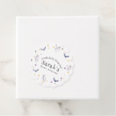 Een kleine boe heeft bijna een Halloween Baby show Bedankjes Labels (In situ)