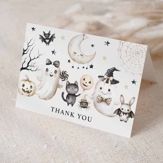 Een kleine boe heeft bijna een Halloween Baby show Bedankkaart