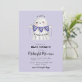 Een kleine boe heeft bijna een Halloween Baby show Kaart (Staand voorkant)