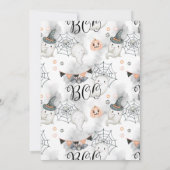 Een kleine boe heeft bijna een Halloween Baby show Kaart (Achterkant)