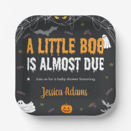 Een kleine boe heeft bijna een Halloween Baby show Papieren Bordje
