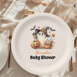 Een kleine boe heeft bijna een Halloween Baby show Papieren Bordje<br><div class="desc">Vier uw baby shower met een vleugje feestelijk plezier met behulp van onze Schattigee Halloween Baby shower Paper Borden. Deze charmante borden combineren het plezier van een baby shower met de speelse sfeer van Halloween, waardoor ze de perfecte aanvulling zijn op uw feestservies. Product Features: Schattig Halloween Design: Met prachtige...</div>