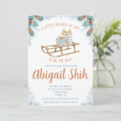 Een kleine bundel van vreugde is op de weg Baby sh Kaart (Staand voorkant)