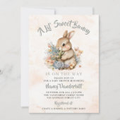 Een kleine Bunny Wildflower Baby shower uitnodigin Kaart (Voorkant)