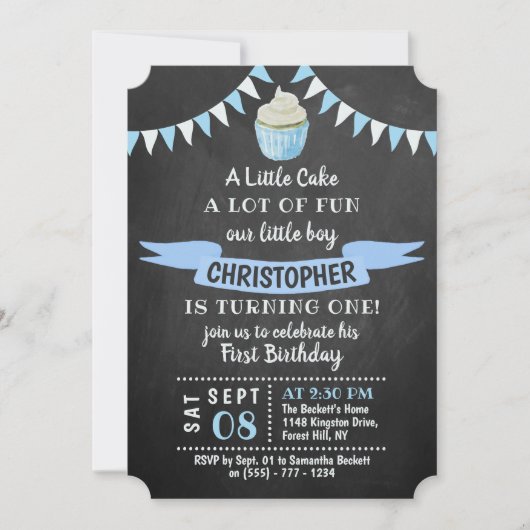 Een kleine Cake Chalkboard 1st Birthday Uitnodigin Kaart (Voorkant)