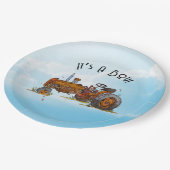 Een kleine chauffeur is onderweg papieren bordje (Gekanteld)