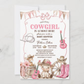 Een kleine cowgirl is onderweg naar Baby shower Kaart (Voorkant)