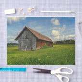 Een kleine grijze en bruine Barn in een bloemveld Tissuepapier (Craft)