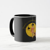 Een kleine heks in ons allemaal Halloween Mok (Voorkant links)