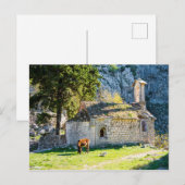 Een kleine kerk in de bergen van Montenegro Briefkaart (Voorkant / Achterkant)