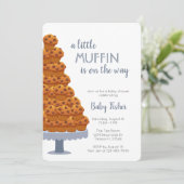 Een kleine muffin Blue Baby shower-uitnodiging Kaart (Staand voorkant)