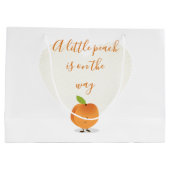 Een kleine peach is onderweg Baby shower Groot Cadeauzakje (Achterkant)