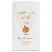 Een kleine peach is onderweg Baby shower Klein Cadeauzakje (Voorkant)