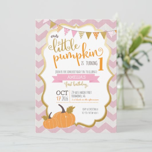 Een kleine pompoen eerste verjaardag uitnodiging (Staand voorkant)
